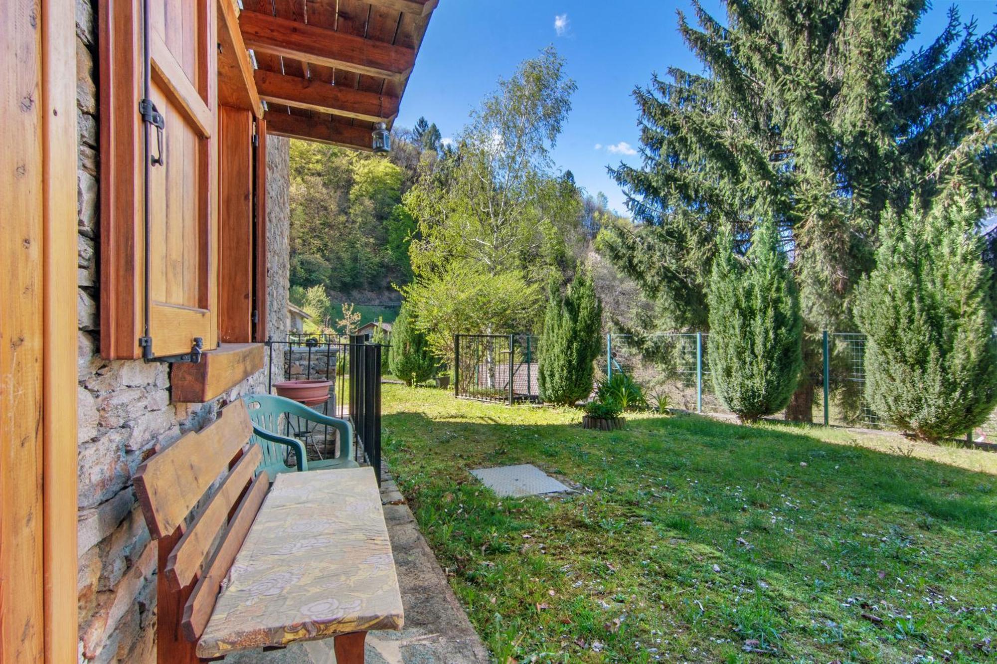 Lake And Mountain Holiday Sacco  Экстерьер фото